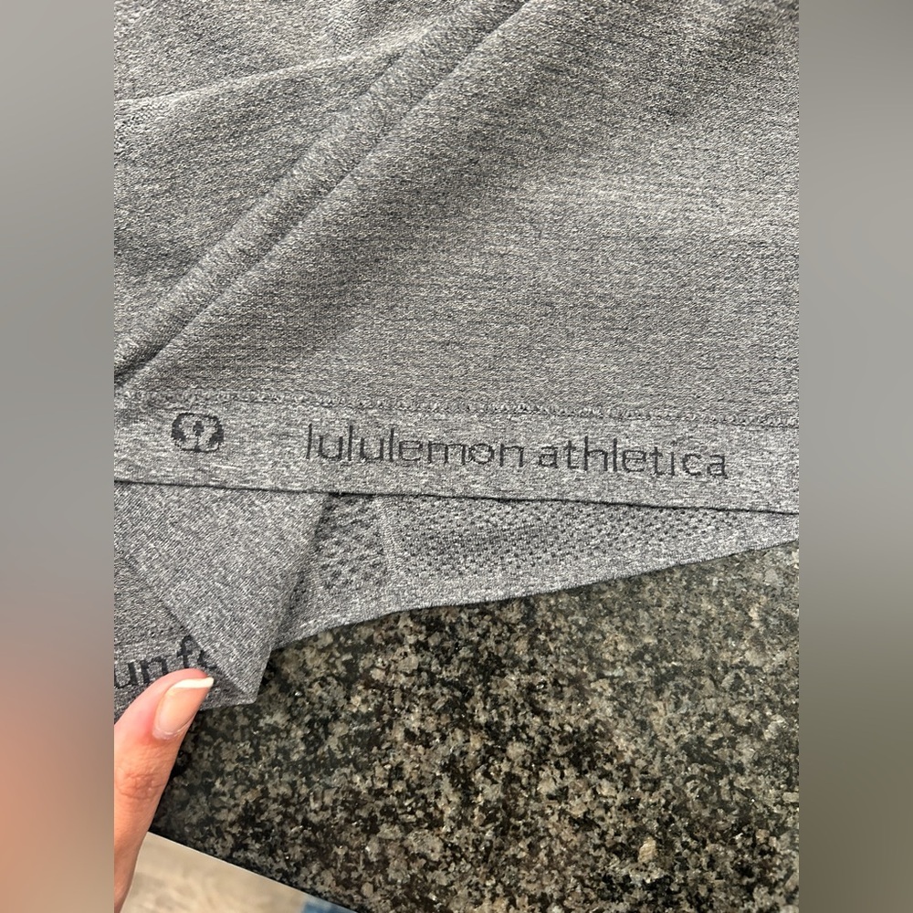 Lululemon Swiftly Grey Sz 6 - Picture 9 of 9